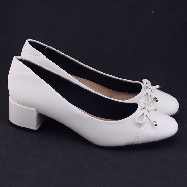 Sapato Fem Beira Rio social laço bico salto verniz Branco Off